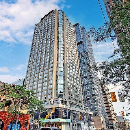 University Of Toronto Utsg Suites Exterior photo
